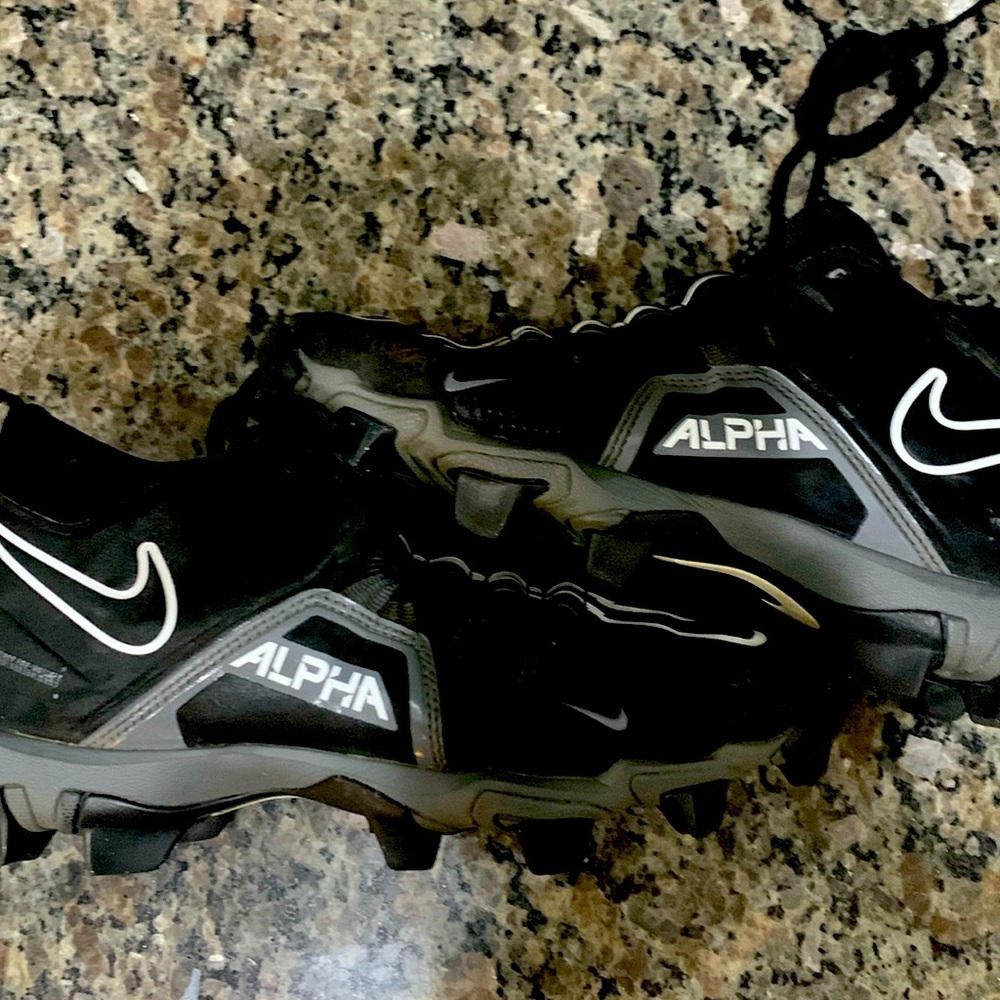 Boy’s Nike Cleats size 6Y. EUC
